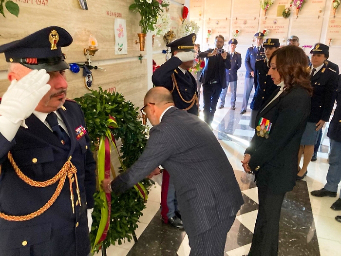 LA POLIZIA DI STATO DI CATANIA HA RICORDATO FILIPPO RACITI NEL 17ESIMO ANNIVERSARIO DELLA MORTE - 2