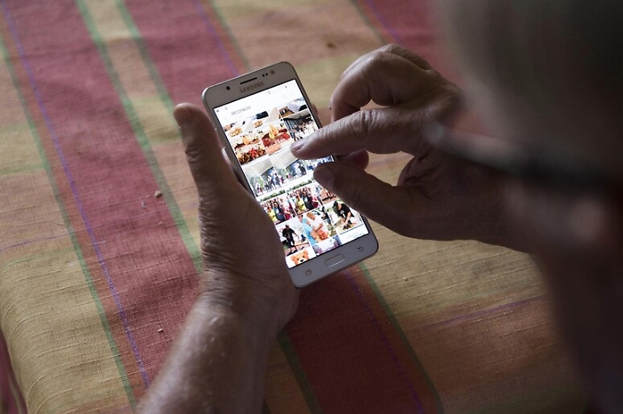 b18fb1f15ec0e521158af9d8ca3b39c2