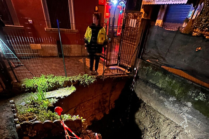 e8fd7cda69c1c6c3c633a6dd76e5ffee