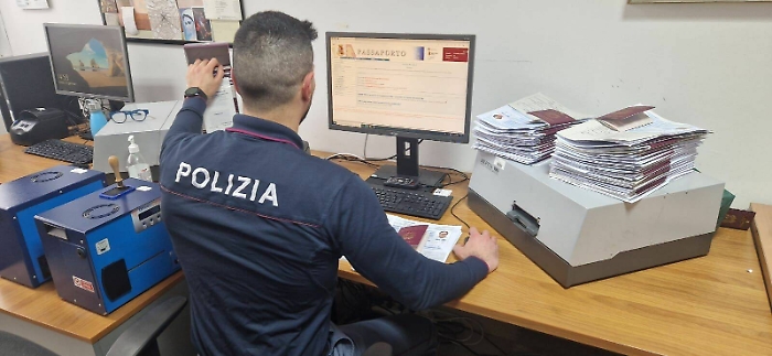 polizia passaporto