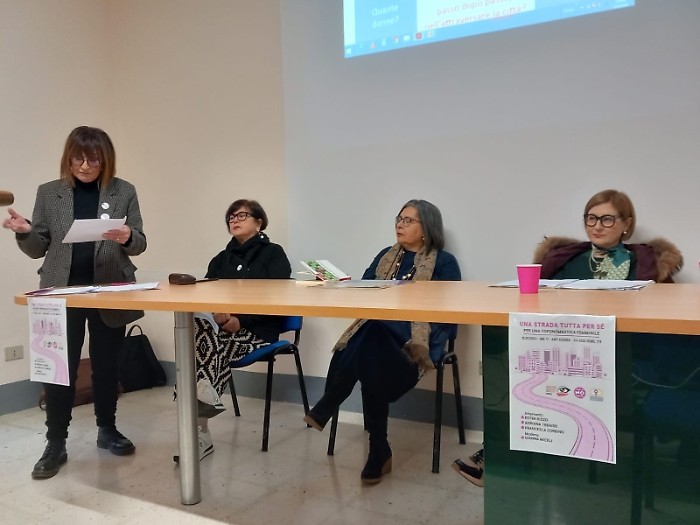 una strada tutta per sè