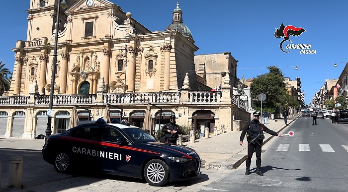 Carabinieri in attività