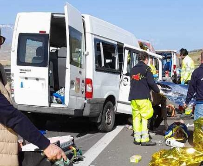 Incidente sulla Pa-Ct: sette feriti