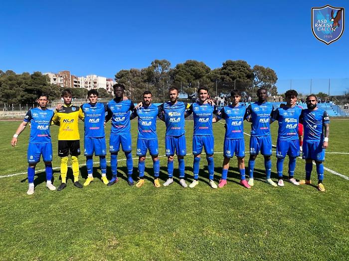 Ragusa calcio contro Portici