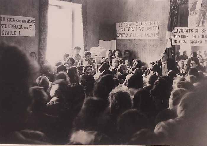 Riunione alla CDL di Scicli con carmelina al tavolo