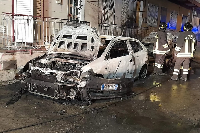 pozzallo-incendio-auto-effe2824