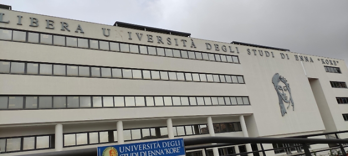 1715781902_f8b1407c8bea28dad3bb