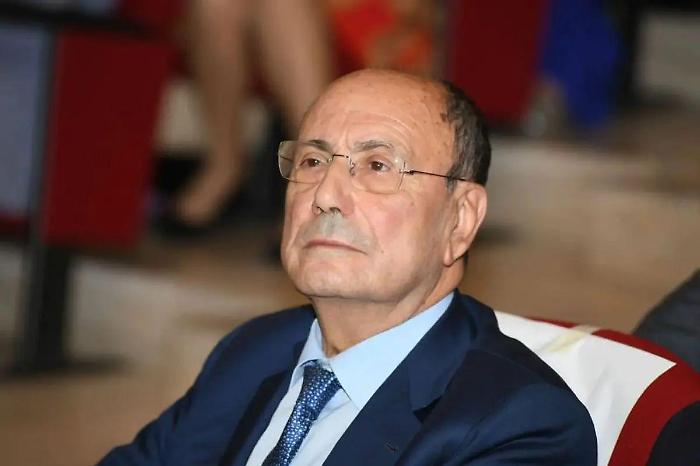 1716640382_4a63e8d52b8a7e80dbc7