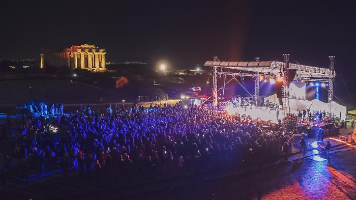 417524560_346725178341578_1052936017139840716_n