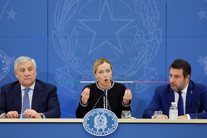 Meloni, non tocchiamo competenze del capo dello Stato