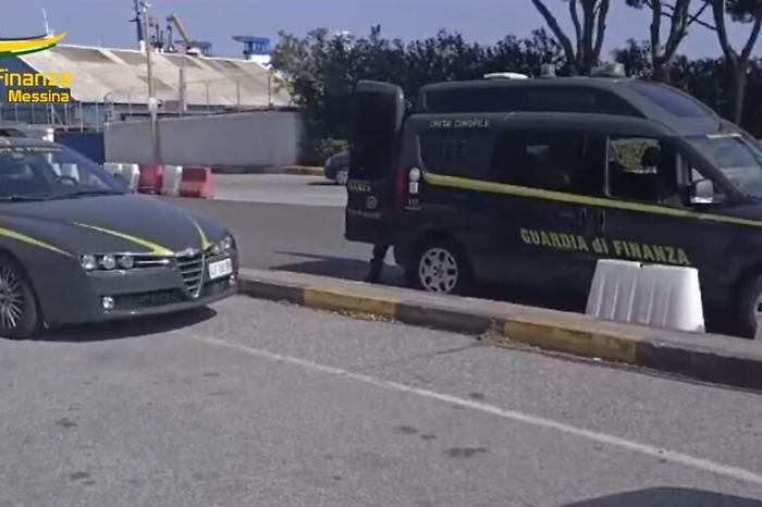 Guardia di Finanza: due corrieri della droga arrestati a Messina