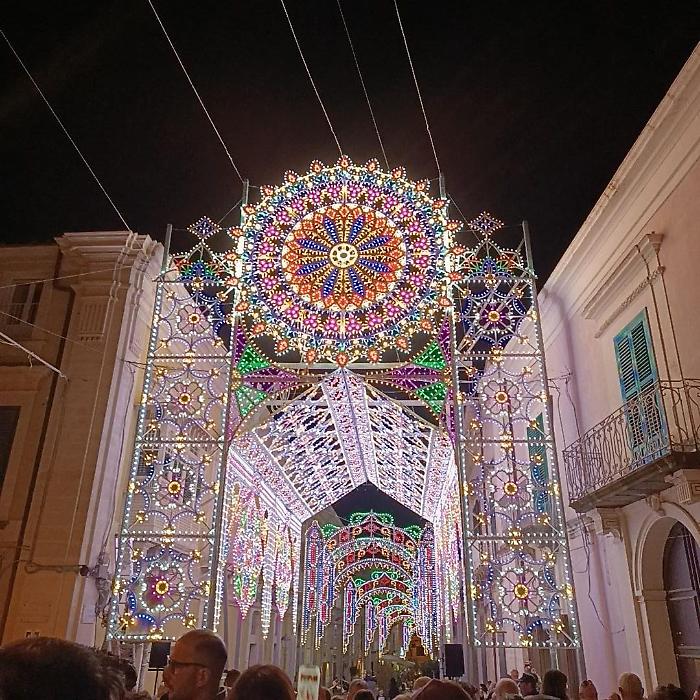 Accensione luminarie artistiche 3