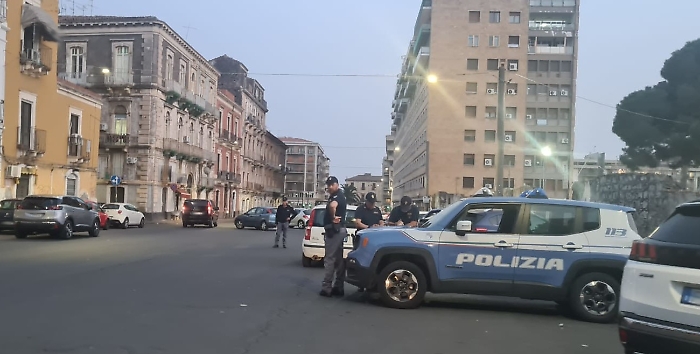 CONTROLLO INTEGRATO DEL TERRITORIO DELLA POLIZIA NEL QUARTIERE SAN BERILLO E CORSO SICILIA (2)