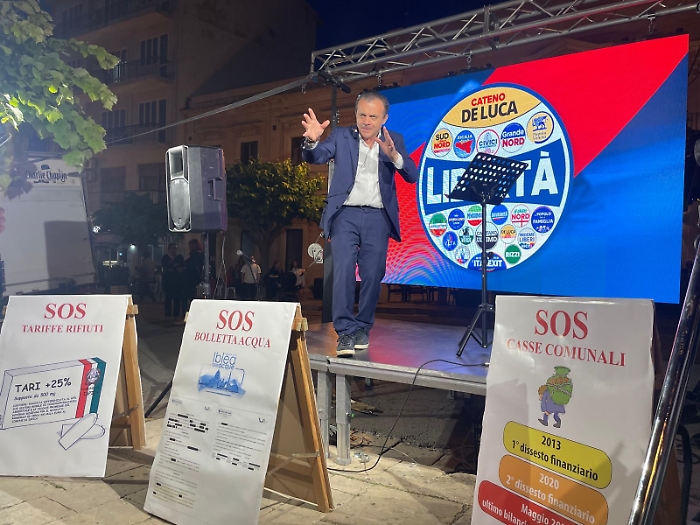 Cateno De Luca a Ispica