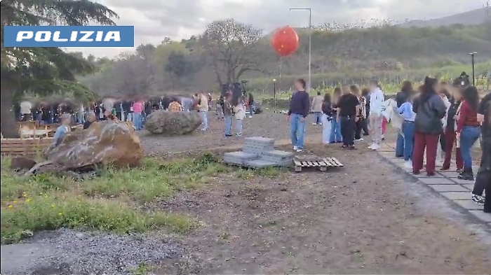 ZAFFERANA ETNEA SCOPERTA DALLA POLIZIA UNA DISCOTECA ABUSIVA