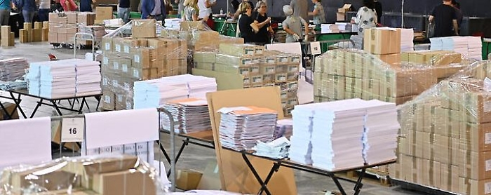 Elezioni: l'arrivo delle schede elettorali a Torino