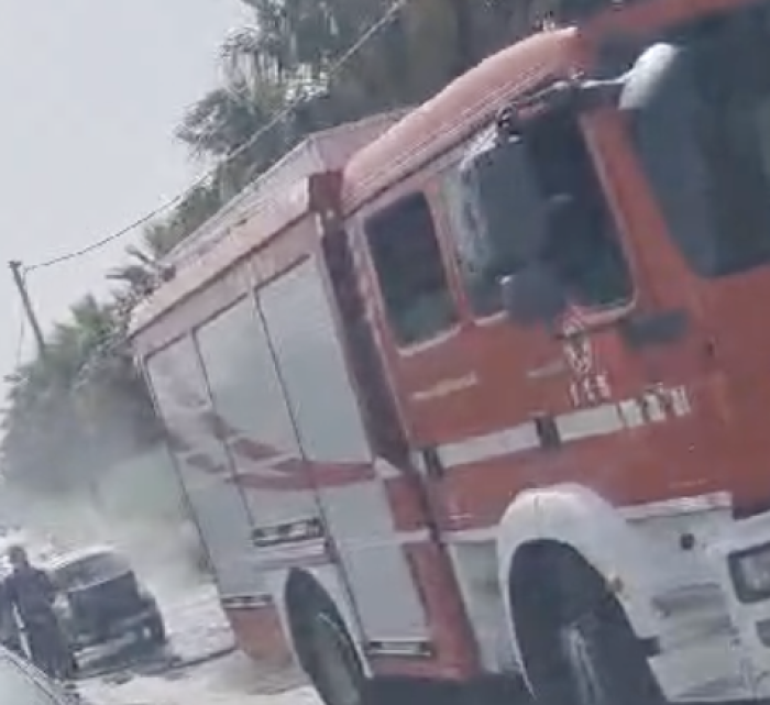 Auto in fiamme in contrada Alcerito
