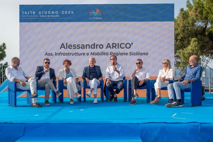 Focus su portualit&agrave;, trasporti, infrastrutture in Sicilia e in particolare alle isole Eolie, organizzato in occasione del Marefestival Salina Premio Troisi