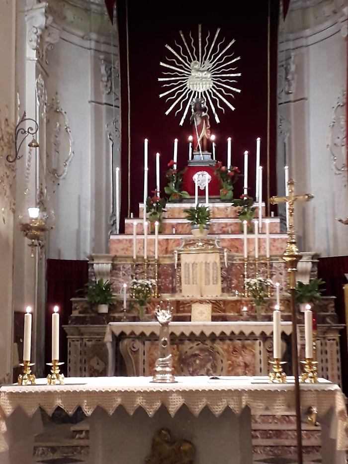 Il braccio reliquiario nella chiesa commendale di Chiaramonte