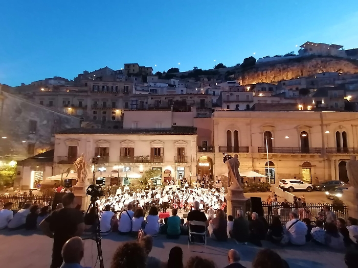 Il concerto di ieri sera sulle scalinate di San Pietro