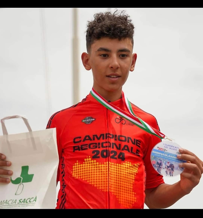 Il ragusano Salvatore Caruso con la maglia di campione regionale
