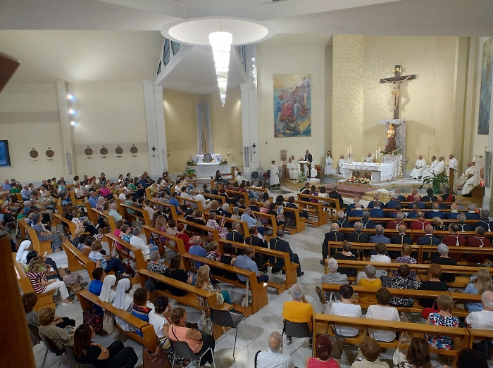 Il solenne pontificale di ieri sera