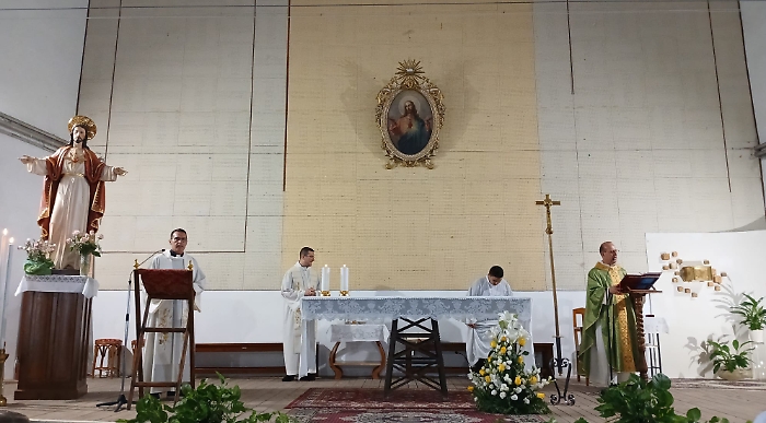 La celebrazione eucaristica di ieri sera con padre Andrea La Terra