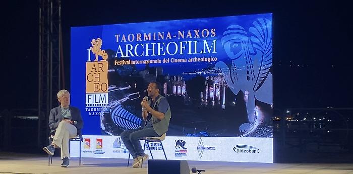 Naxos Archeofilm 2023, il divulgatore Emilio Casalini intervistato da Piero Pruneti