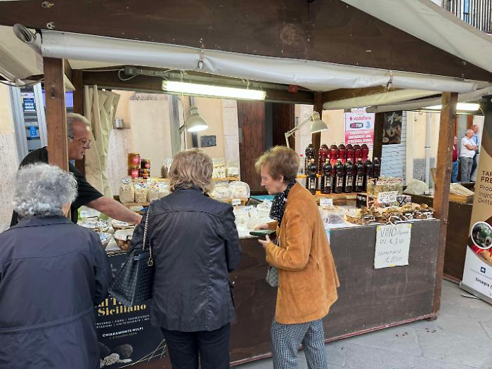 Un momento della fiera mercato sul tartufo siciliano