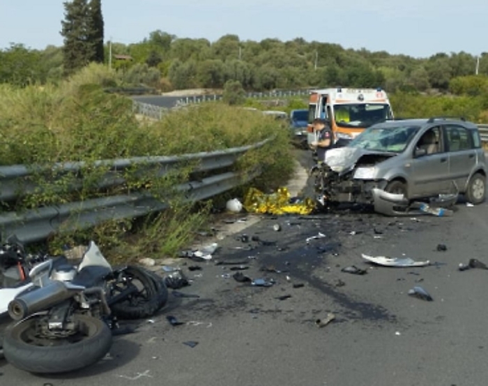 Incidente a Siracusa: morto un motociclista