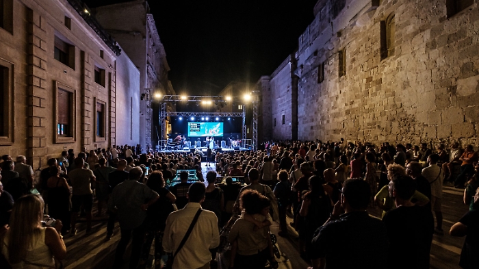 dbf87e20-01c6-49b4-94c9-8c414dd31daf