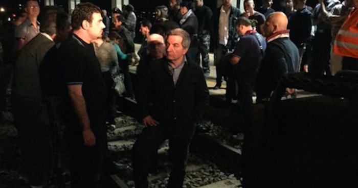 giarre-protesta-sui-binari