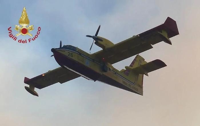 vigili-del-fuoco-canadair