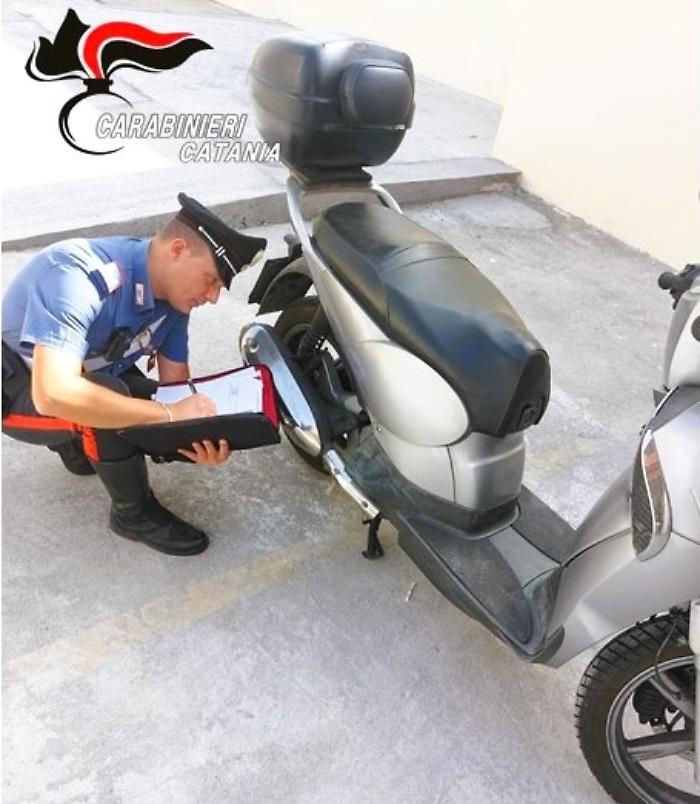 Scooter rubato a Patern&ograve;: un denunciato