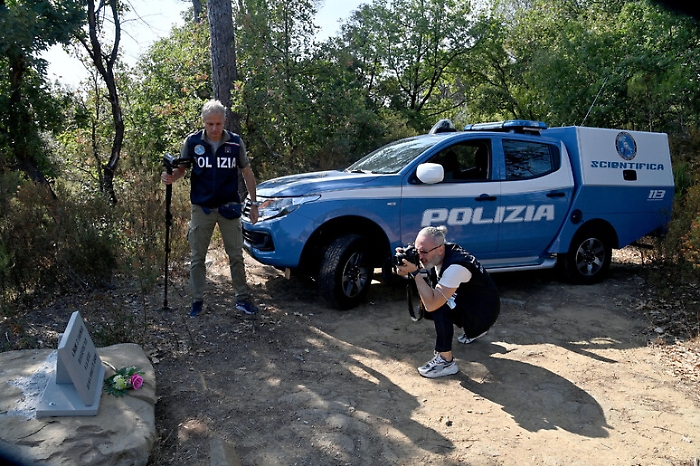 99c340aa4cf909d7b656cf6315a90bf6