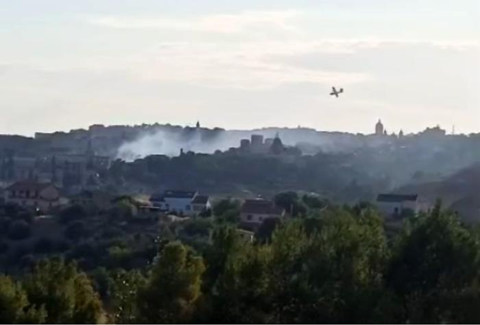 Caltanissetta incendio vallone San Francesco