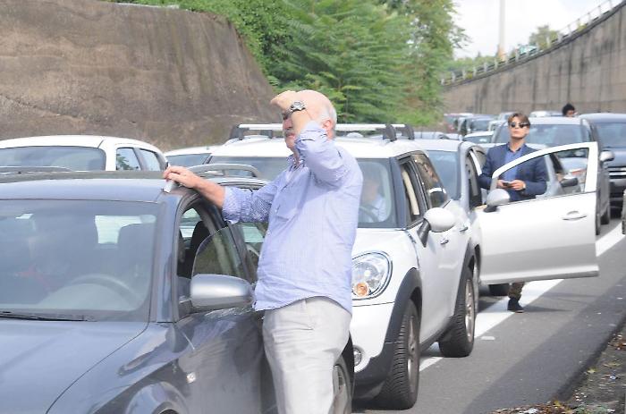 Traffico su A18 Dir Catania - foto archivio Santi Zappal&agrave;
