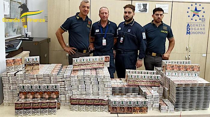 Tre bielorussi arrestati all'aeroporto di Catania per contrabbando di sigarette