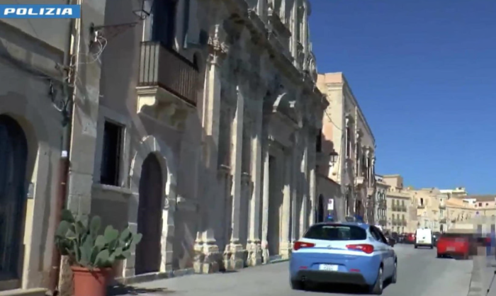 Auto polizia a Ortigia