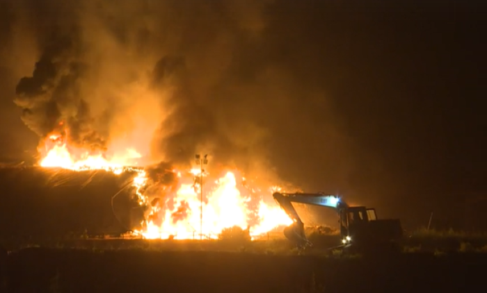 Incendio discarica Mazzarr&agrave; Sant'Andrea