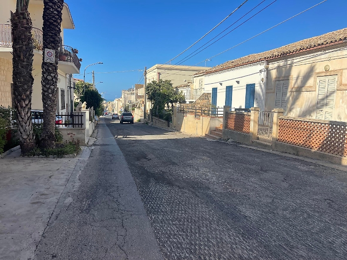 via Carignano raschiatura asfalto