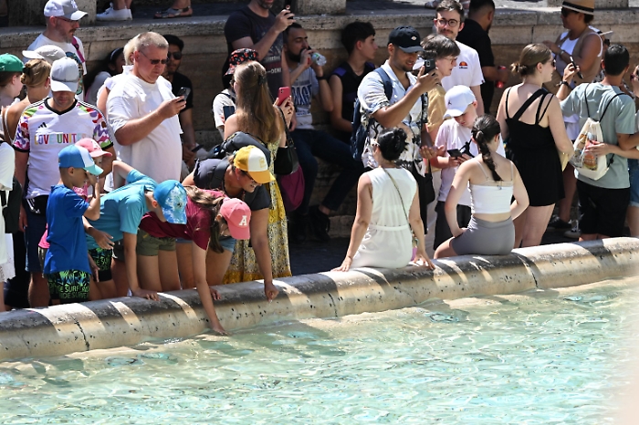 1725103562_01678b5ff6b6059cf44b