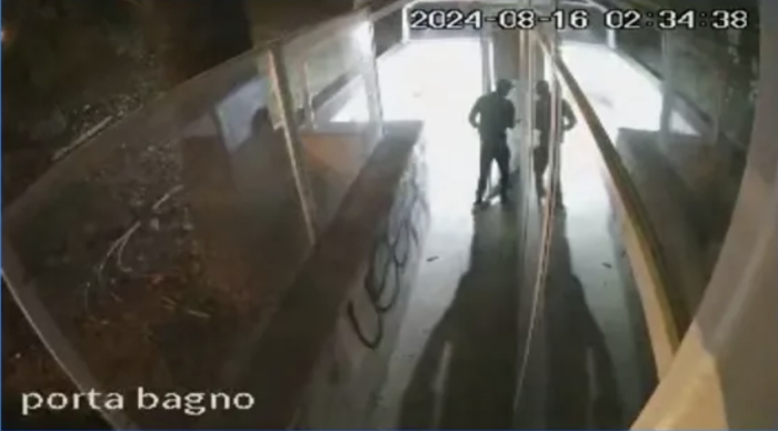 Furto con scasso al Bam