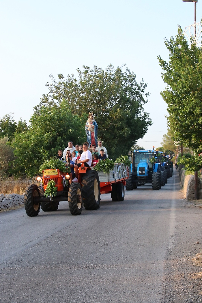 I trattori e la Madonna delle Grazie al Barco