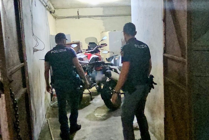 INDIVIDUATO DEPOSITO DI MOTO RUBATE A LIBRINO RESTITUITI DALLA POLIZIA DI STATO I VEICOLI AI PROPRIETARI