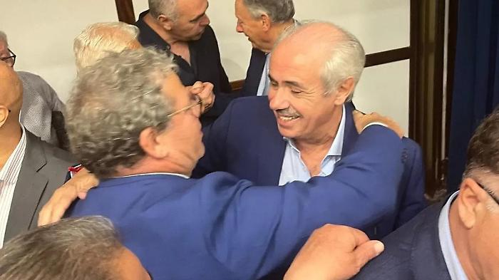 Miccich&egrave; Lombardo abbraccio