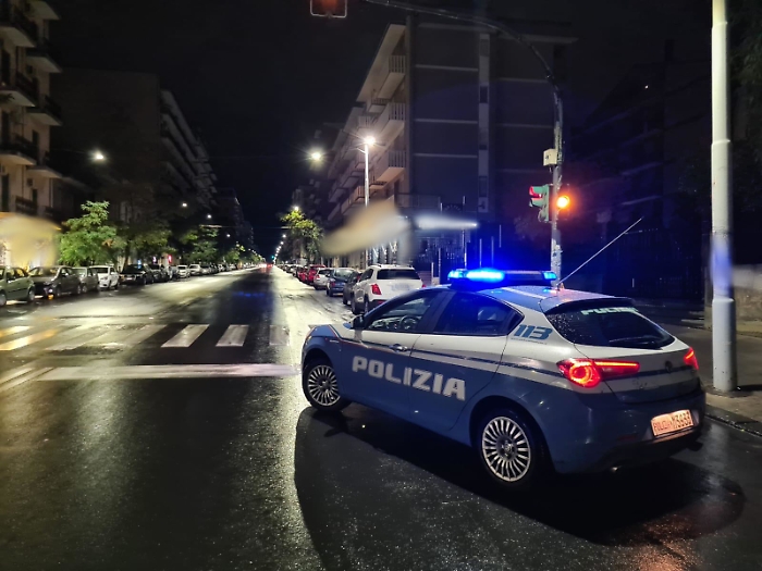 TENTATO FURTO IN CONCORSO E RESISTENZA A PUBBLICO UFFICIALE, 23ENNE ARRESTATO DALLA POLIZIA DI STATO