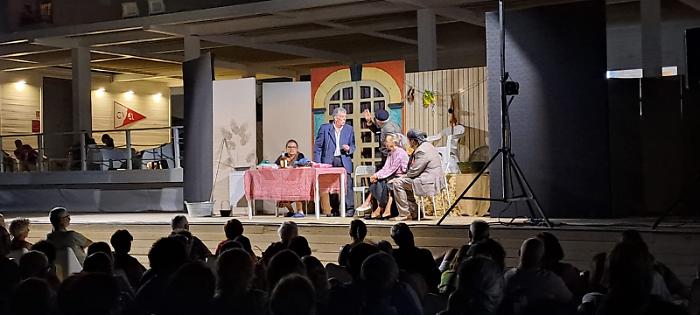 Teatro in Spiaggia uno dei precedenti spettacoli a Scoglitti