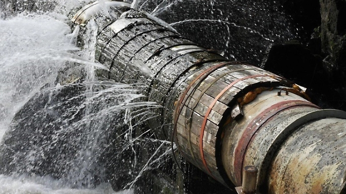 condotta acqua perdita