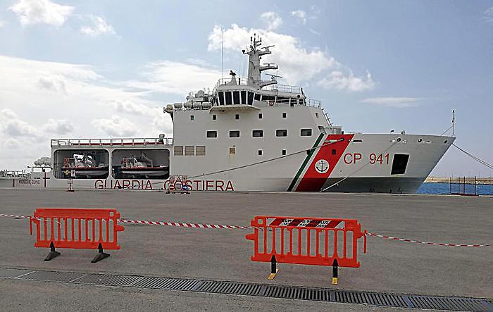 La nave Diciotti della Guardia costiera - foto Ansa